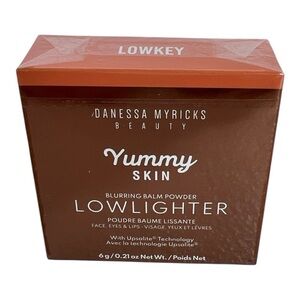 Danessa Myricks Yummy Skin Blurring Balm Powder in Lowkey NIP
